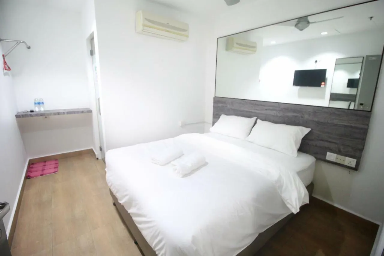 Tropical Hotel Kota Damansara